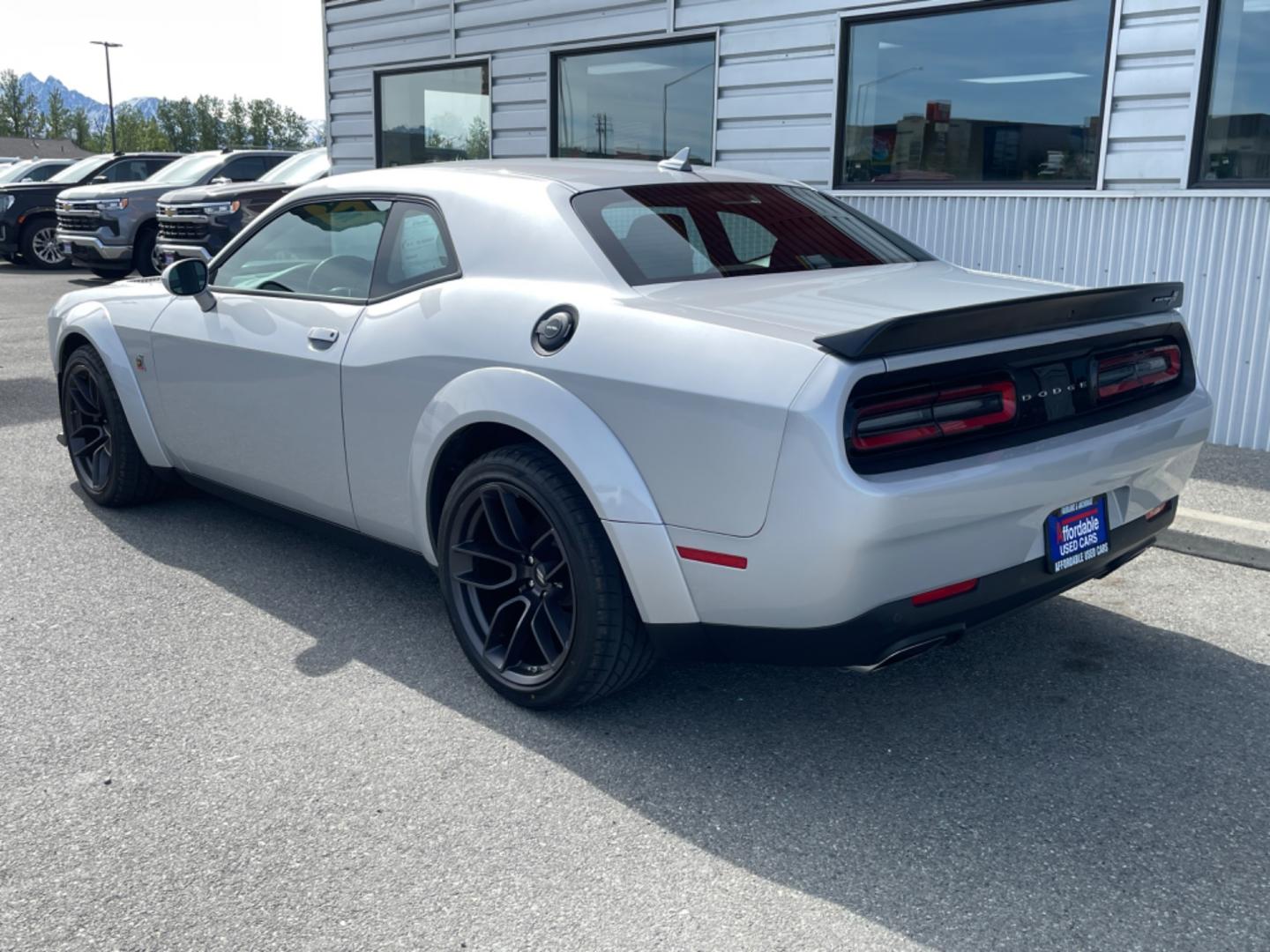 2022 SILVER DODGE CHALLENGER R/T SCAT PACK (2C3CDZFJ7NH) with an 6.4L engine, 6-Speed Manual transmission, located at 1960 Industrial Drive, Wasilla, 99654, (907) 274-2277, 61.573475, -149.400146 - Photo#2